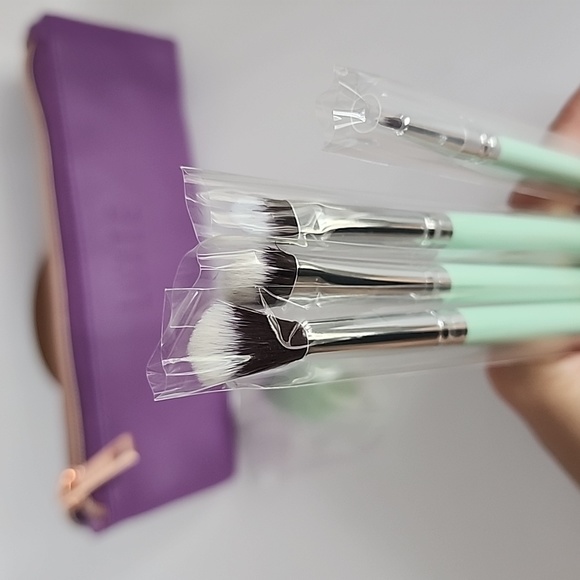 LUXIE FLORALS BRUSH SET - 5 Piece Set - Picture 4 of 12